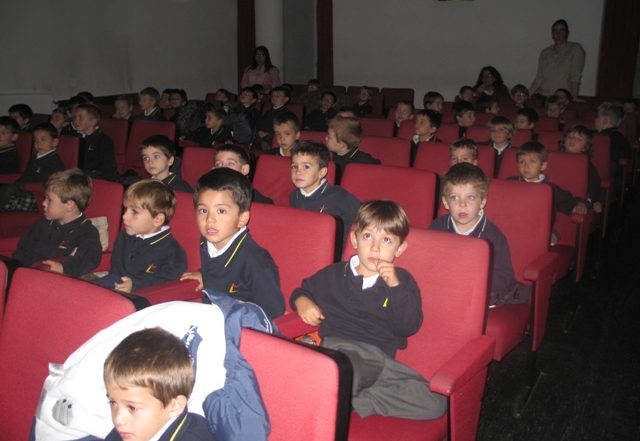 mt_gallery: Segundo y tercero de Infantil en el teatro