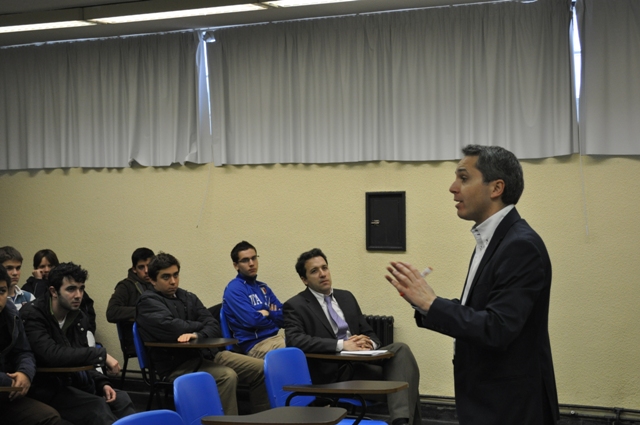 Vicente Vallés, durante la charla-coloquio
