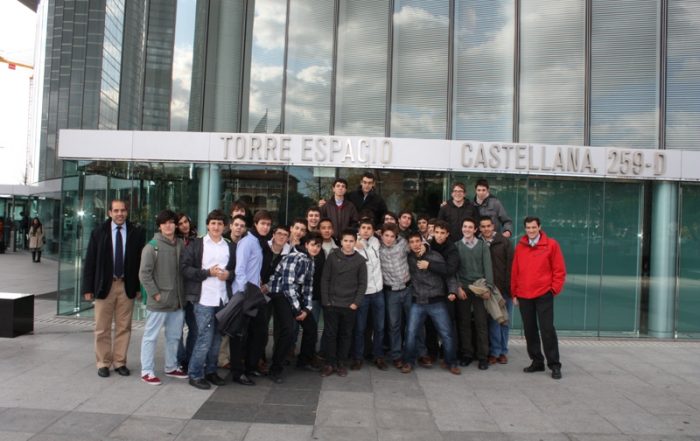 Secundaria visita Torre Espacio