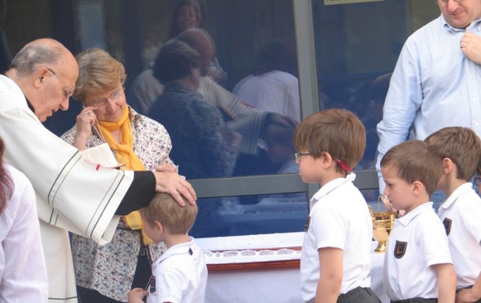 Es tradicional la imposición del escapulario el día de la Virgen de Fátima