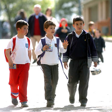 Programa "Libro y uniforme solidario" del 25 al 29 de junio