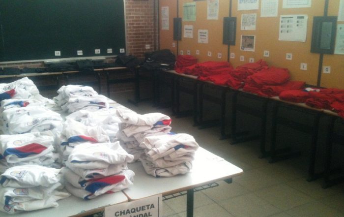 Campaña "Uniforme y libro solidario"