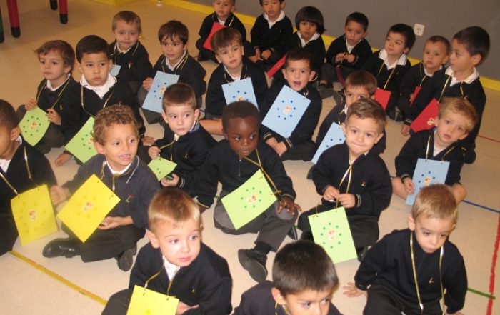 Los abuelos no sólo trajeron a sus nietos. Estuvieron en clase con ellos