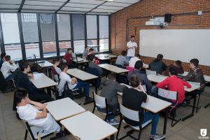 Antiguos alumnos de Tajamar ofrecen orientación a los estudiantes de 4º ESO