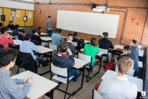 Antiguos alumnos de Tajamar ofrecen orientación a los estudiantes de 4º ESO