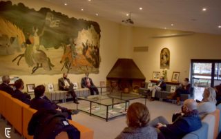 Enrique Ossorio Consejero Educación Madrid reunido con familias de Tajamar y Los Tilos