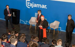 Cardenal Osoro preside Confirmación de jóvenes en Tajamar